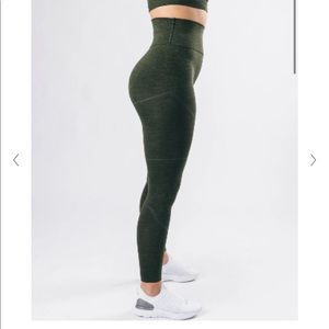 Alphalete Revival Leggings